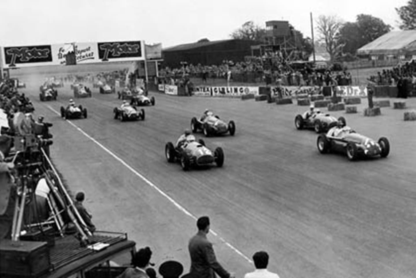 Silverstone, July 1951: Reigning world champion Giuseppe Farina (car number one) leads eventual