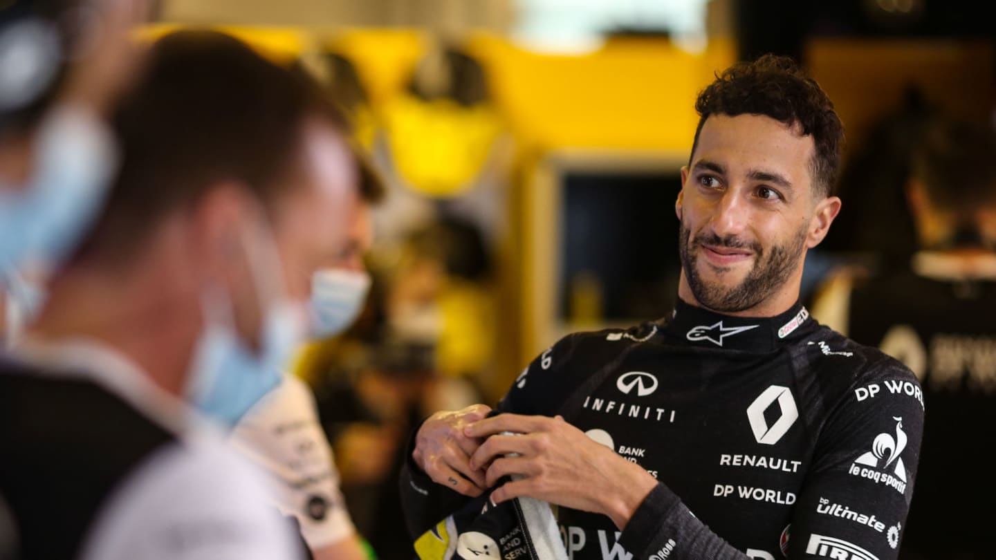 Daniel Ricciardo (AUS) Renault F1 Team.
Abu Dhabi Grand Prix, Saturday 12th December 2020. Yas