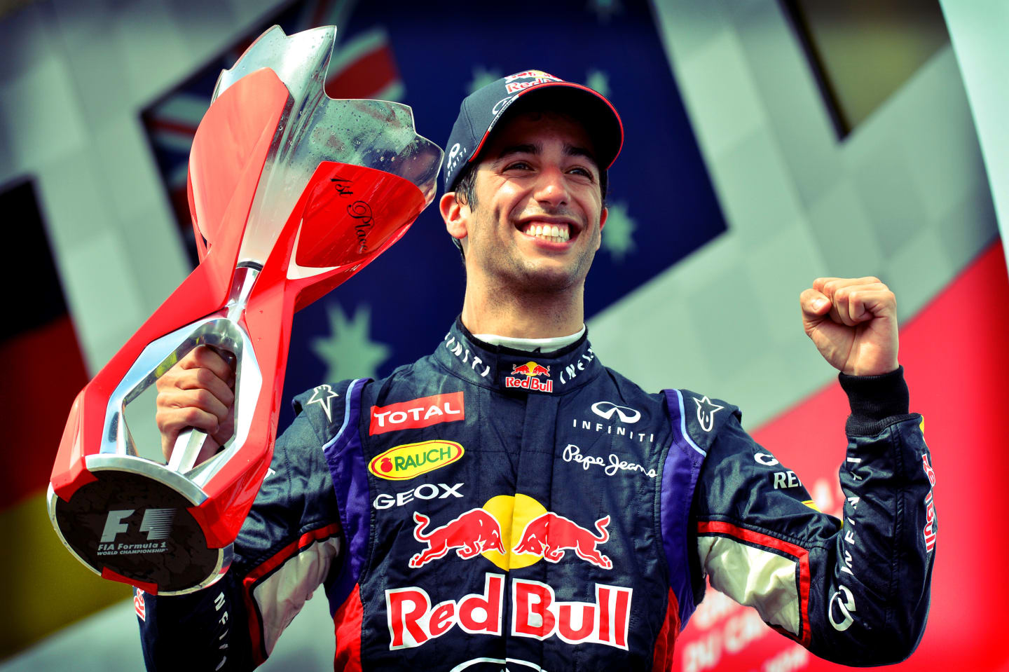 Race winner Daniel Ricciardo (AUS) Red Bull Racing celebrates on the podium with the