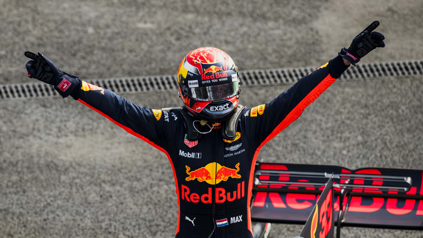 Autodromo Hermanos Rodriguez, Mexico City, Mexico. Sunday 29 October 2017. Max Verstappen, Red Bull Racing wins the Mexican Grand Prix. World Copyright: Zak Mauger/LAT Images ref: Digital Image _56I6674 © LAT Images email: sales@latimages.com