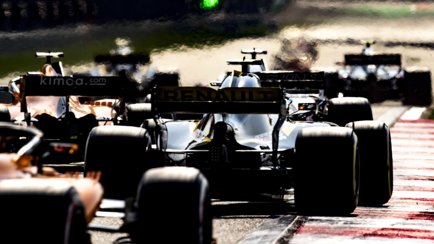 SHANGHAI INTERNATIONAL CIRCUIT, CHINA - APRIL 15: Nico Hulkenberg, Renault Sport F1 Team R.S. 18