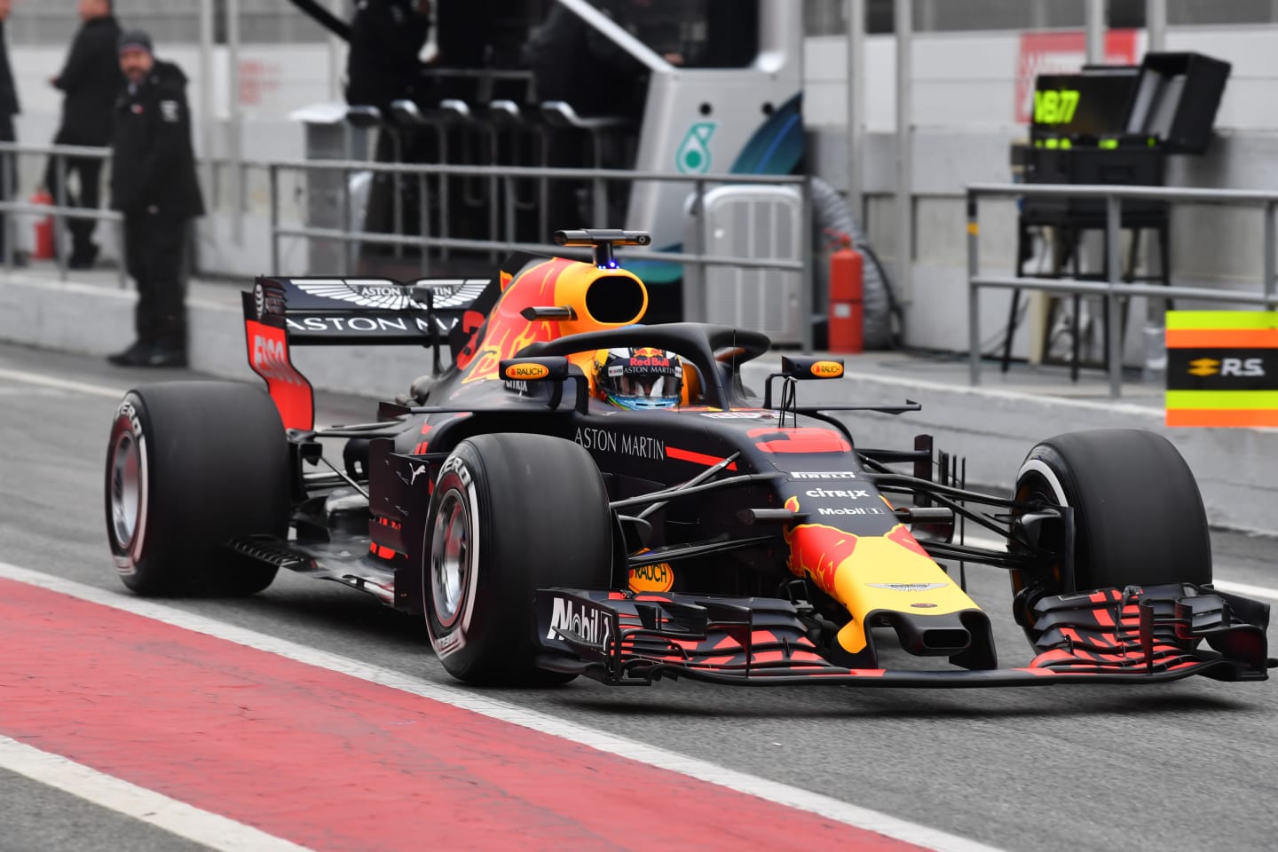 Daniel Ricciardo (AUS) Red Bull Racing RB14 at Formula One Testing, Day One, Barcelona, Spain, 26 February 2018. © Sutton Images