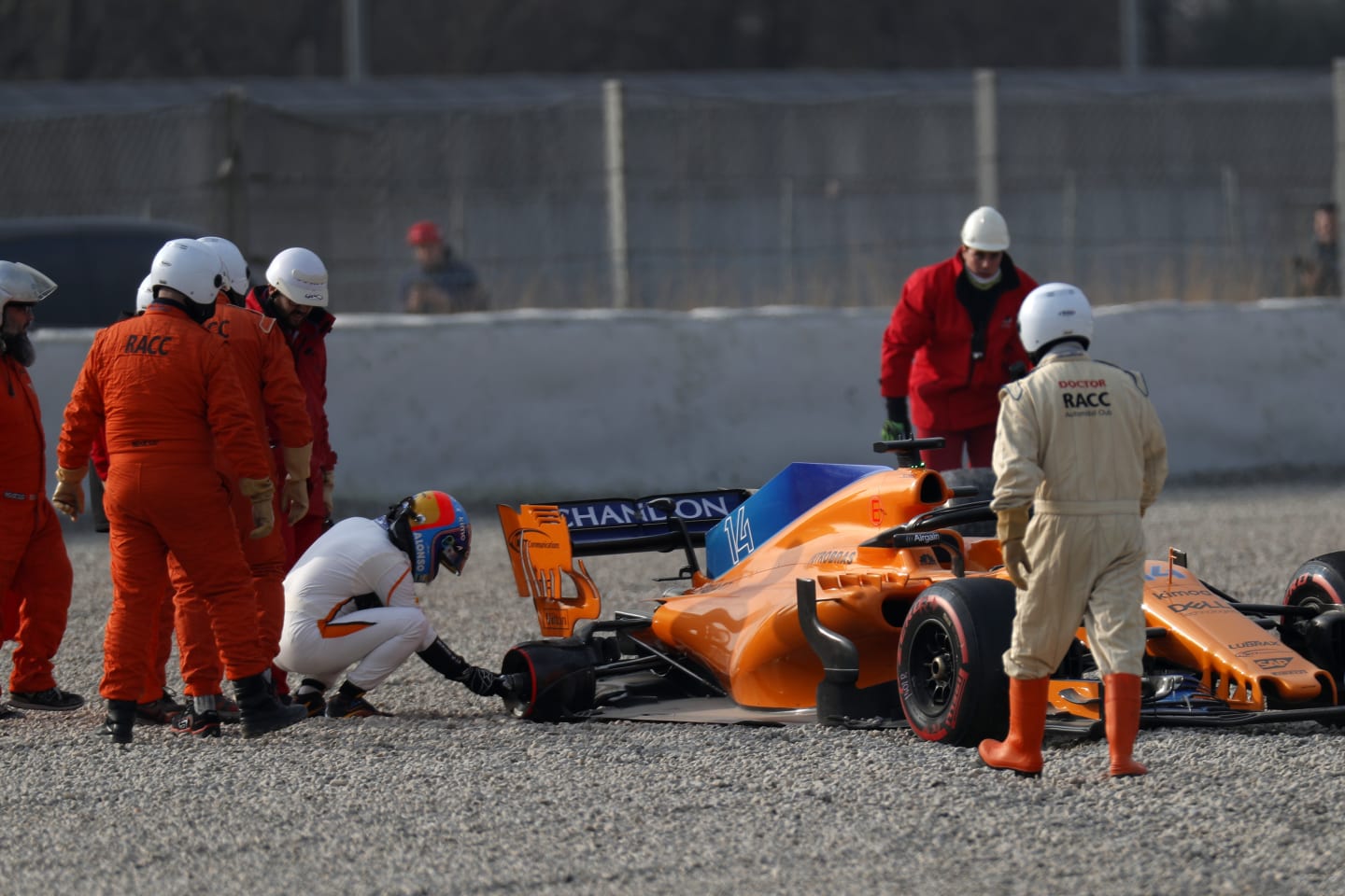 Fernando Alonso (ESP) McLaren MCL33 loses a rear wheel at Formula One Testing, Day One, Barcelona, Spain, 26 February 2018. © Sutton Images
