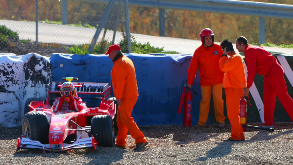 Luca Badoer (ITA) Ferrari Test Driver crashes during testing.
Formula One Testing, Jerez, Spain,