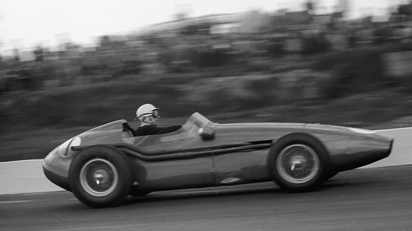 Daily Express International Trophy Meeting; Silverstone, May 2, 1959. Roy Salvadori at high speed