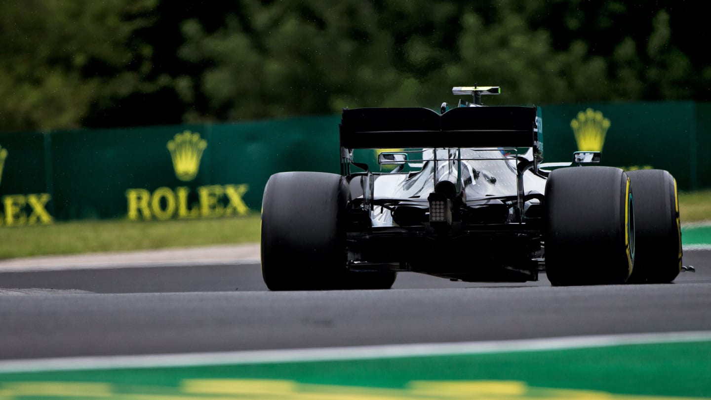 Valtteri Bottas (FIN) Mercedes AMG F1 W10 in the second practice
