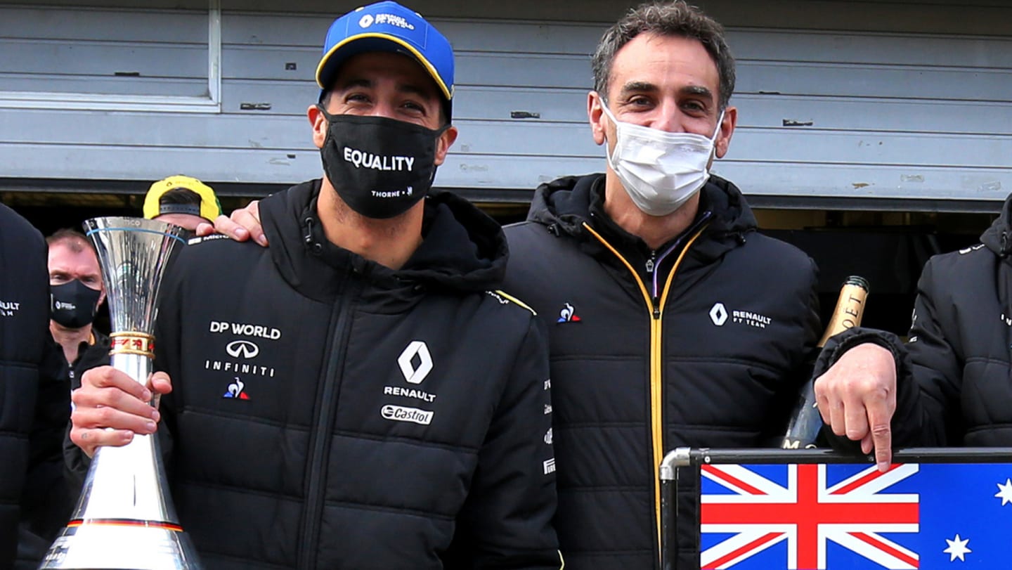 Renault F1 Team celebrates third position for Daniel Ricciardo (AUS) Renault F1 Team (L to R):