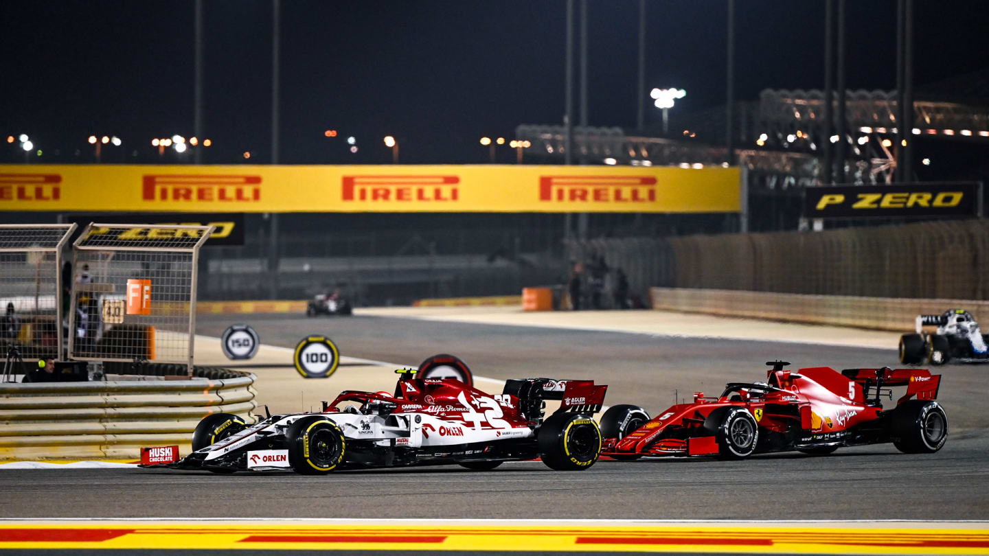 BAHRAIN INTERNATIONAL CIRCUIT, BAHRAIN - NOVEMBER 29: Antonio Giovinazzi, Alfa Romeo Racing C39,