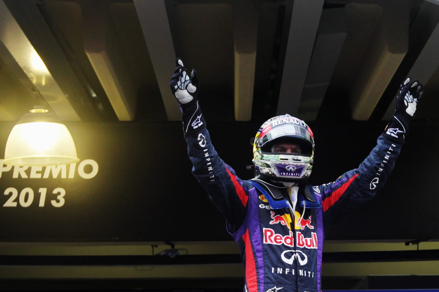 SAO PAULO, BRAZIL - NOVEMBER 24:  Sebastian Vettel of Germany and Infiniti Red Bull Racing