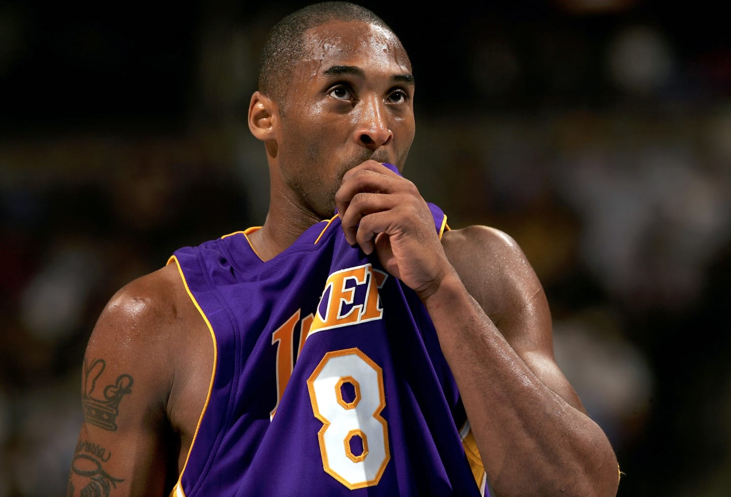 DENVER - NOVEMBER 2:  Kobe Bryant #8 of the Los Angeles Lakers prepares to take a free throw