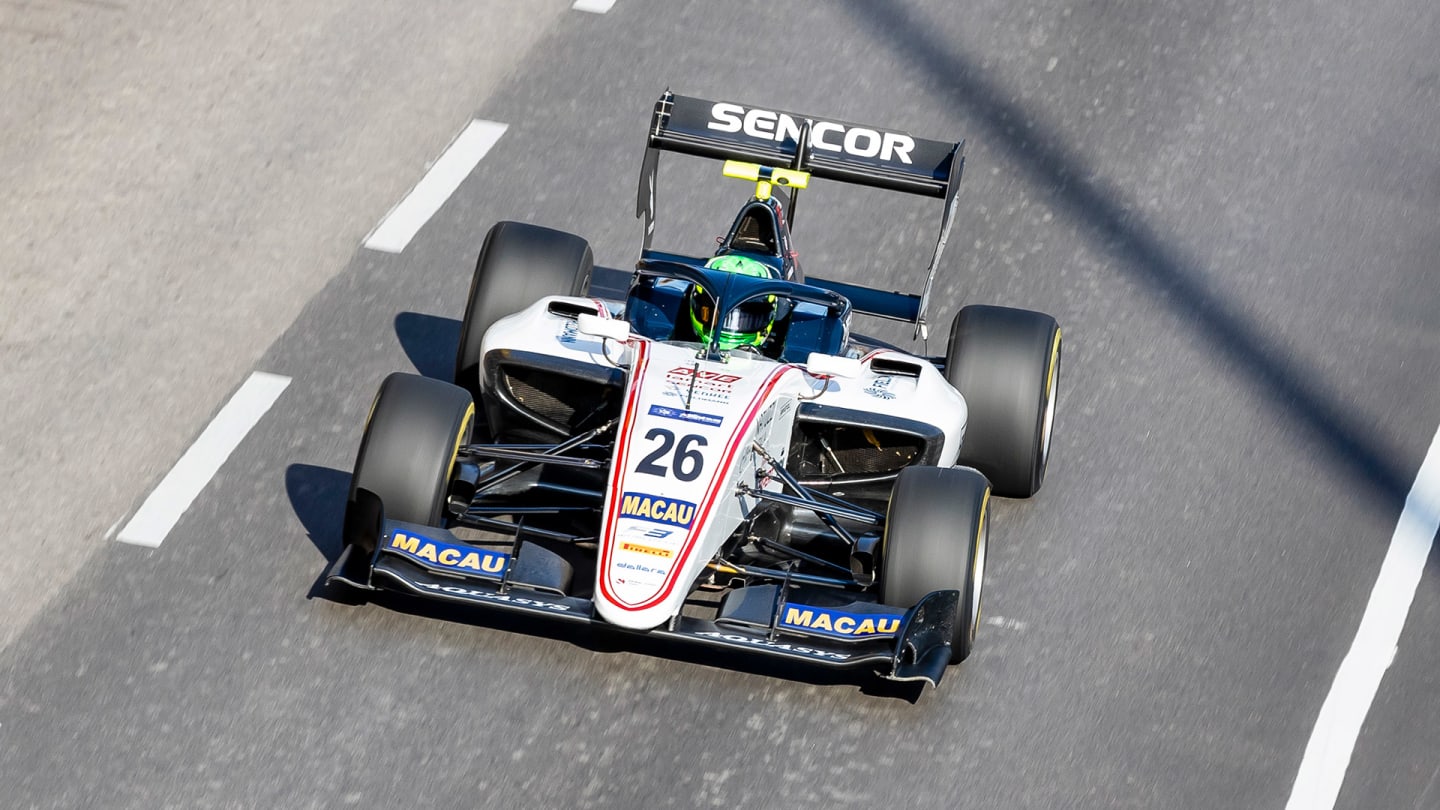 MACAU, MACAU - NOVEMBER 17: Sauber Junior Team by Charoux driver David Schumacher (26) of Germany