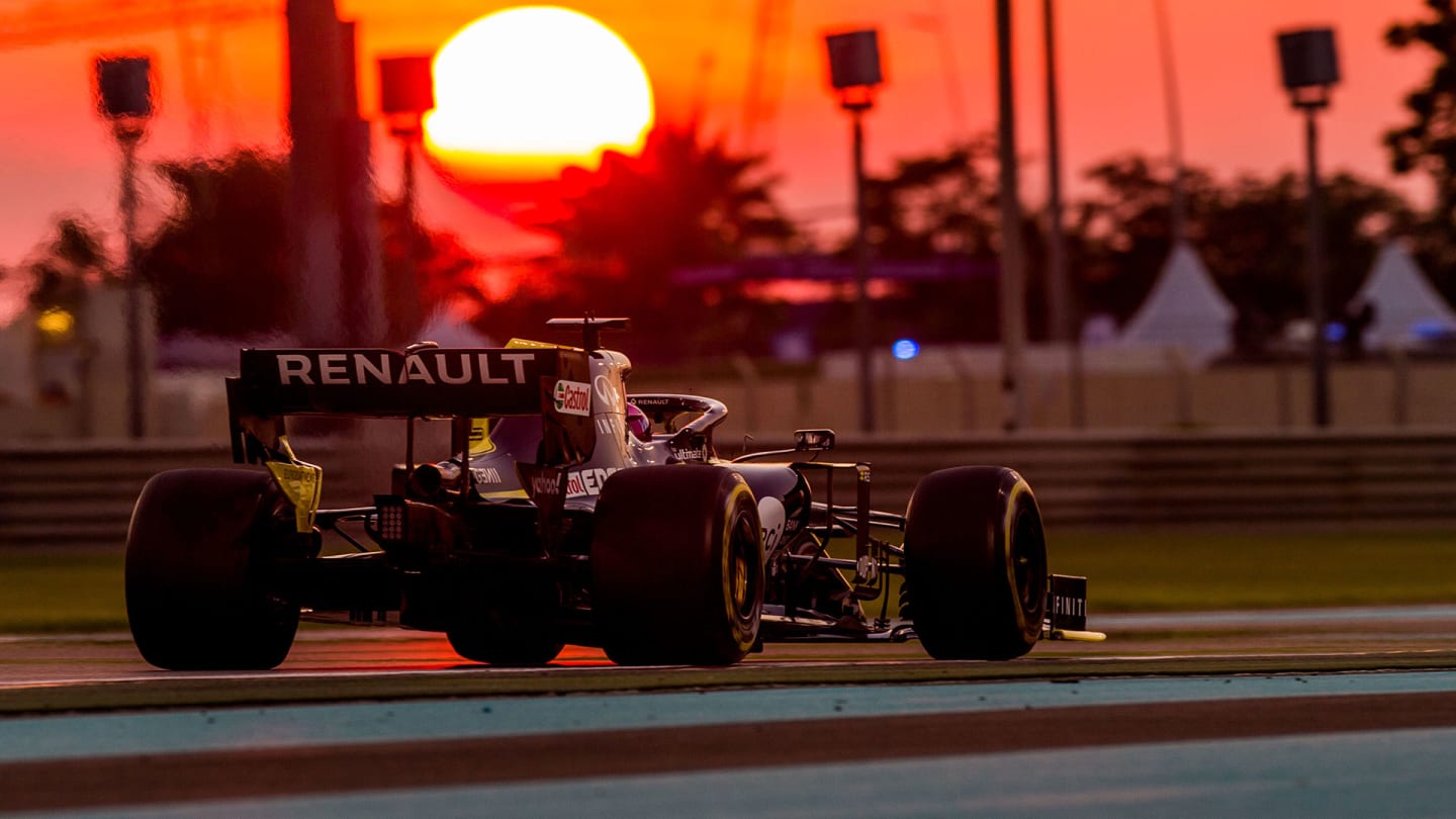 ABU DHABI, UNITED ARAB EMIRATES - NOVEMBER 29: Daniel Ricciardo of Australia and Renault during