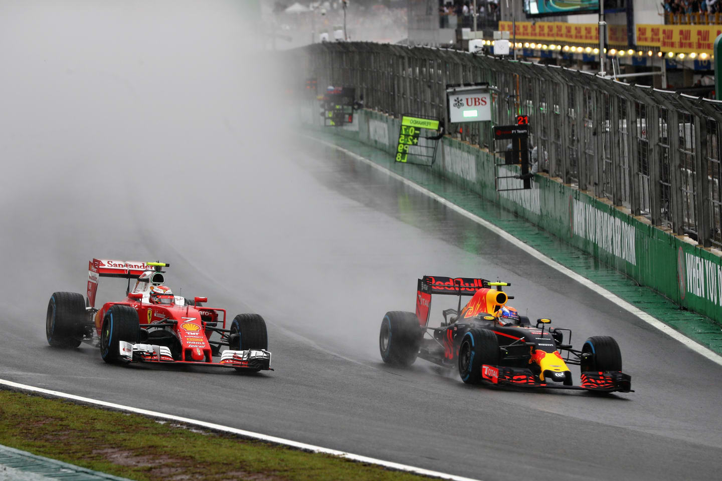 SAO PAULO, BRAZIL - NOVEMBER 13:  Max Verstappen of the Netherlands driving the (33) Red Bull