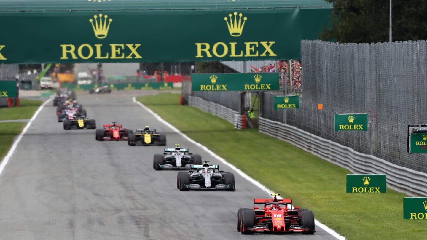 FORMULA 1 RACE START.
CHARLES LECLERC (MON) SCUDERIA FERRARI. 
LEWIS HAMILTON (GBR) MERCEDES GP.