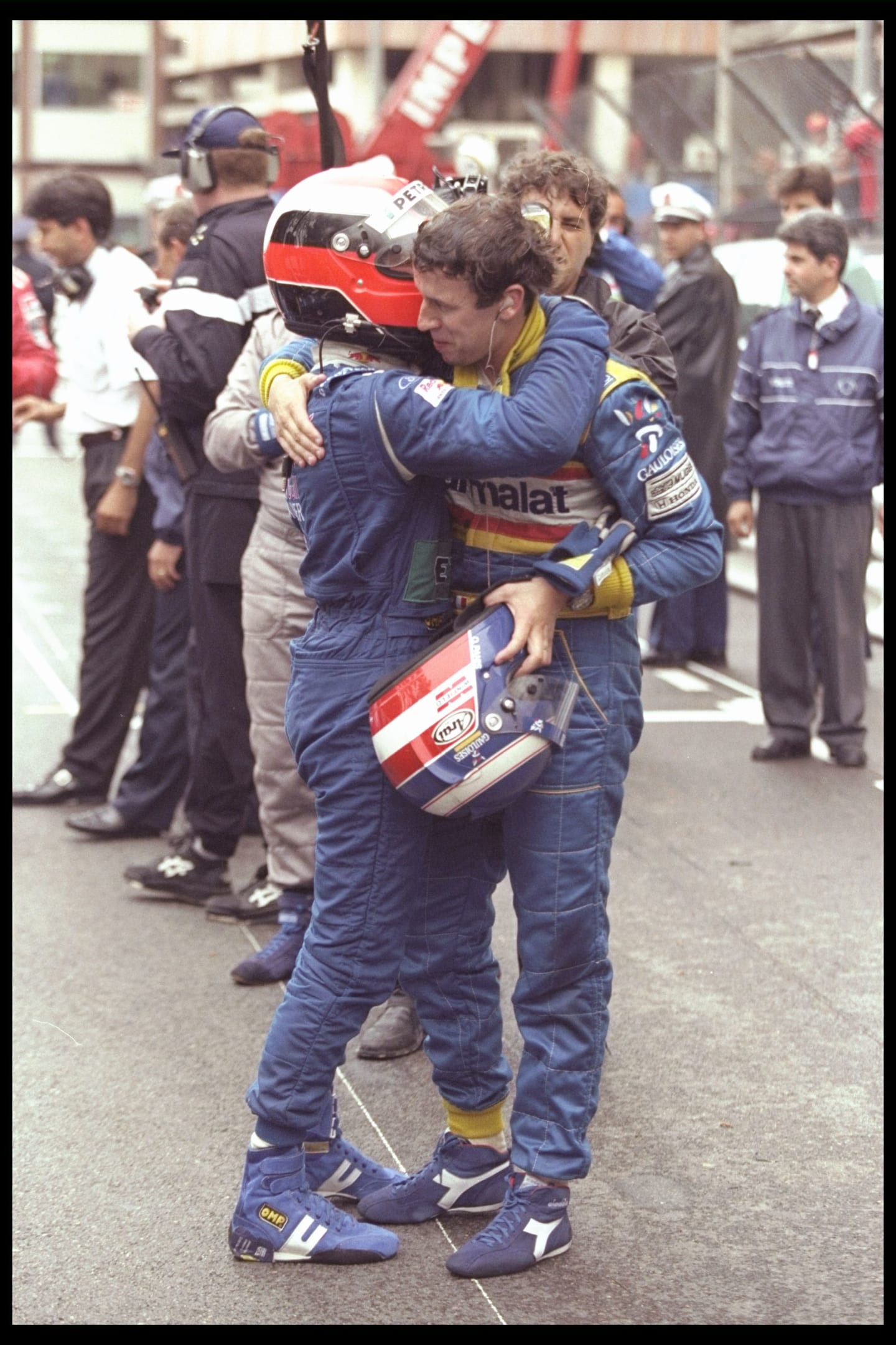 19 May 1996:  Johnny Herbert of Great Britain (left) congratulates Oliver Panis of France on his