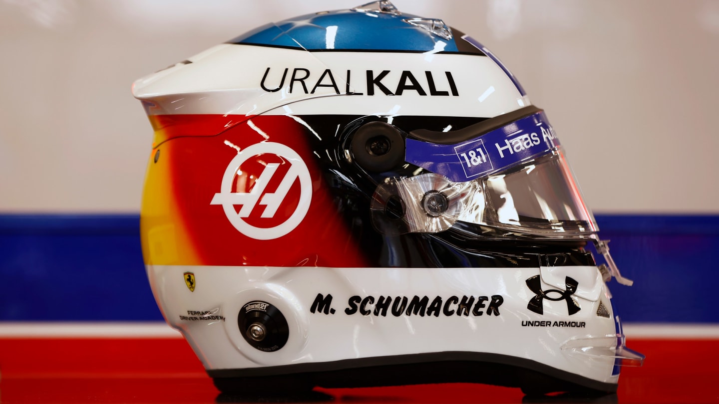 Mick Schumacher's helmet in tribute to his father Michael Schumacher