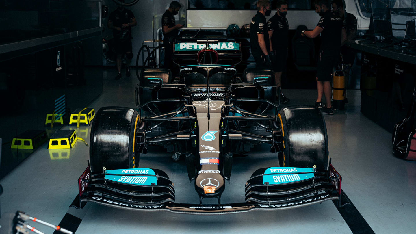 TECH TUESDAY: Was Lewis Hamilton's Sao Paulo stampede all down to that new  Mercedes engine?