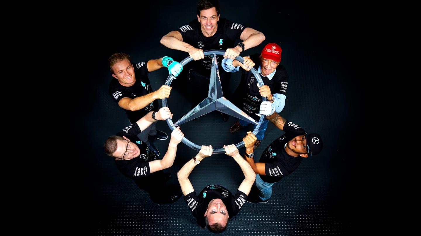 Toto Wolff, Niki Lauda, Lewis Hamilton, Paddy Lowe, Andy Cowell and Nico Rosberg celebrate the