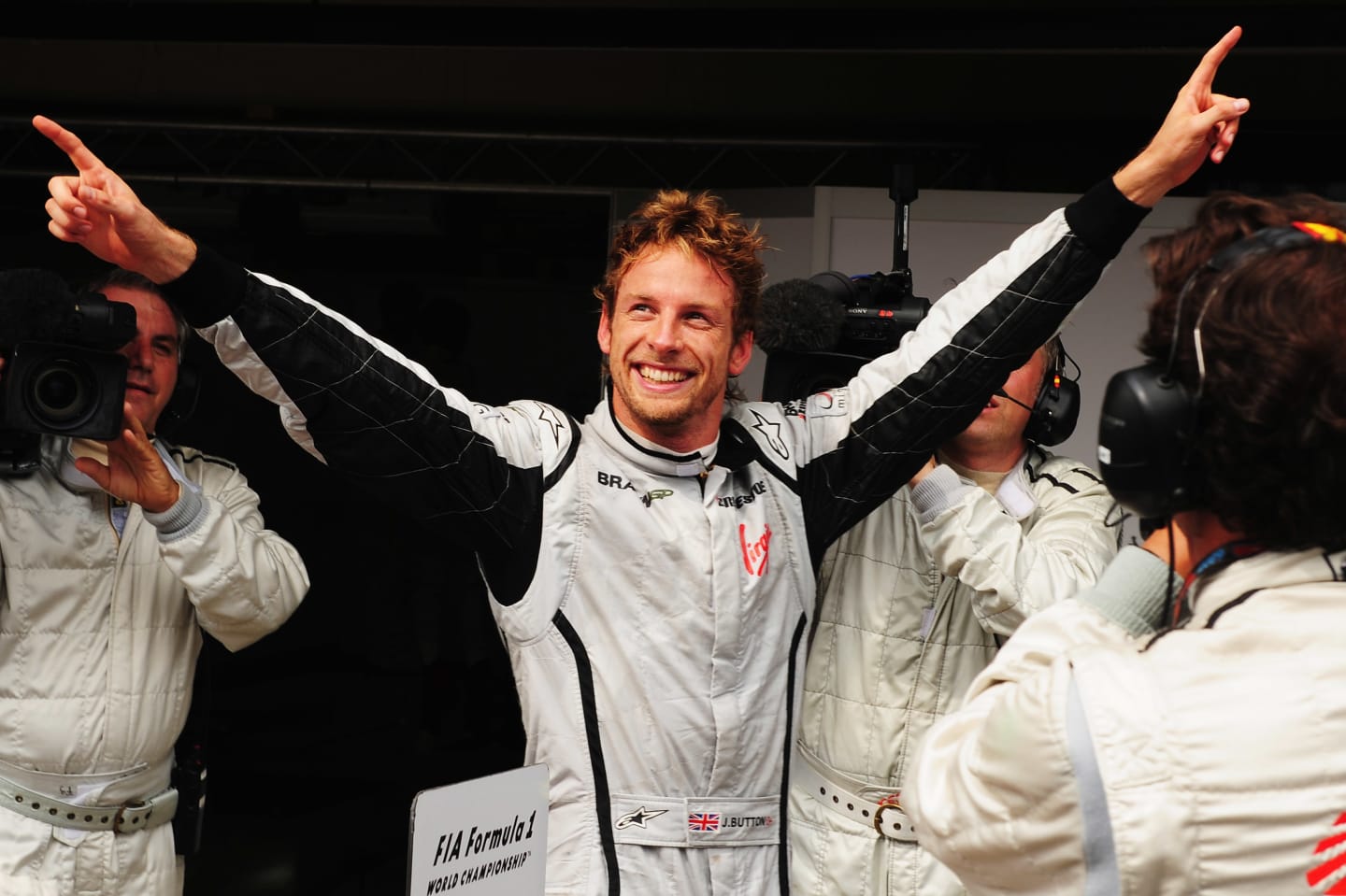 SAO PAULO, BRAZIL - OCTOBER 18:  Jenson Button of Great Britain and Brawn GP celebrates in parc