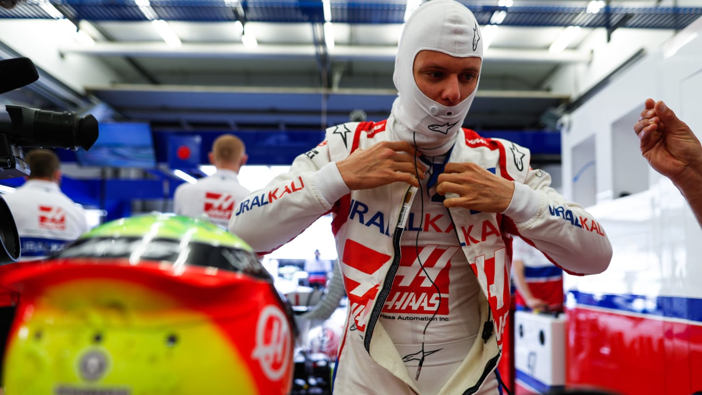 BAHRAIN INTERNATIONAL CIRCUIT, BAHRAIN - MARCH 14: Mick Schumacher, Haas F1, gets ready in the