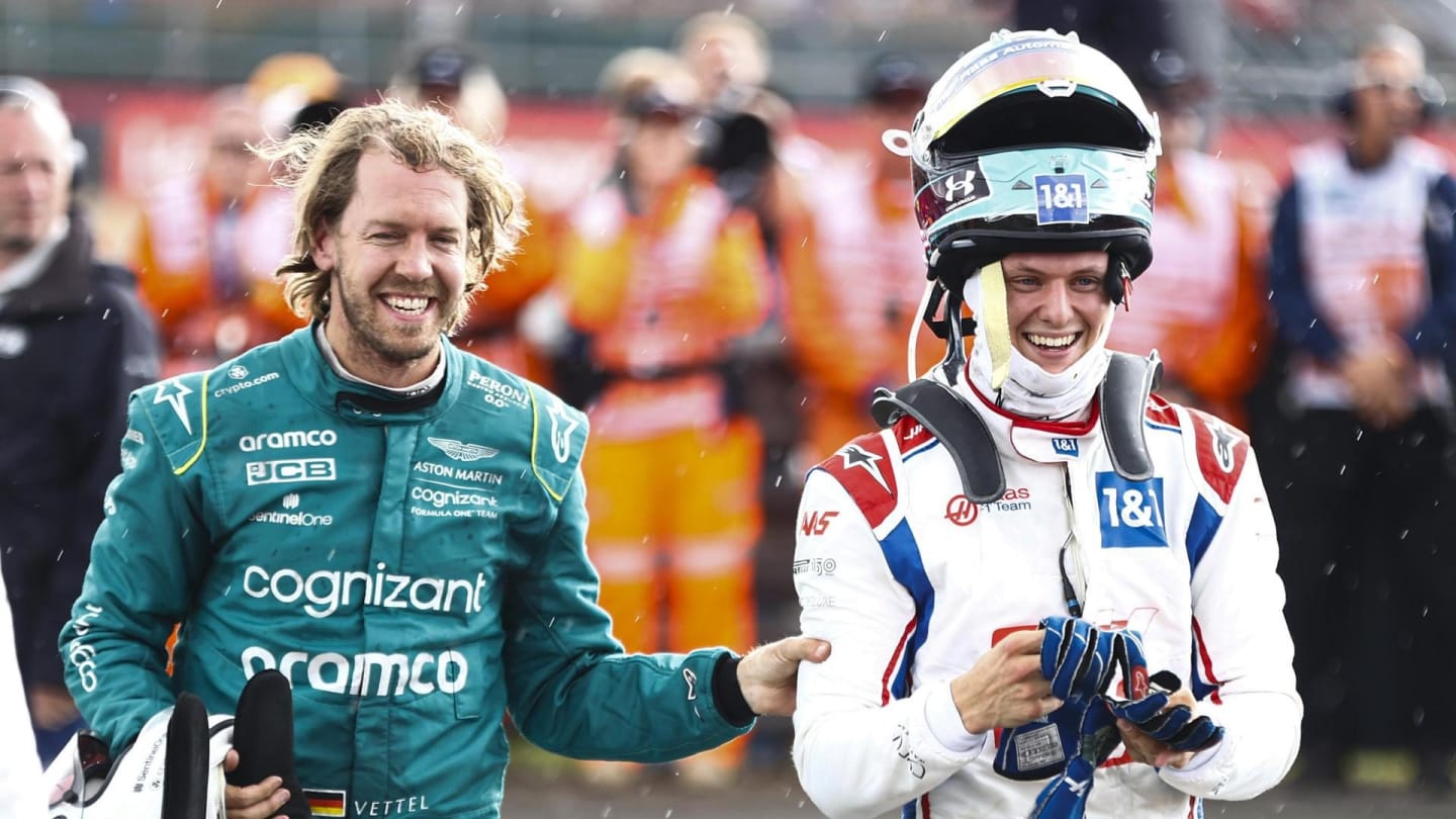 Finish, Helmets, Portrait, Silverstone Circuit, GP2210a, F1, GP, Great Britain
Sebastian Vettel,