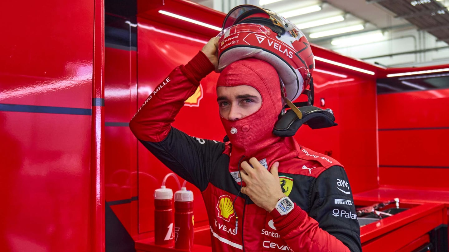 2200077-scuderia-ferrari-test-bahrain-2022-day-2.jpg