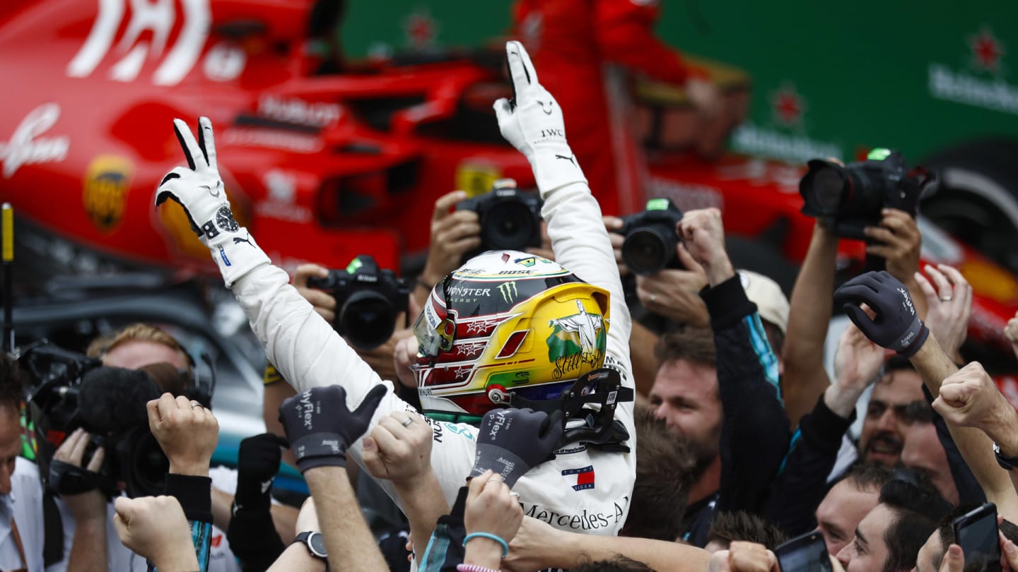 Lewis Hamilton, Mercedes AMG F1, celebrates victory in parc ferme during the Brazilian GP on November 11, 2018 in Autodromo Jose Carlos Pace, Brazil. (Photo by Glenn Dunbar / LAT Images)