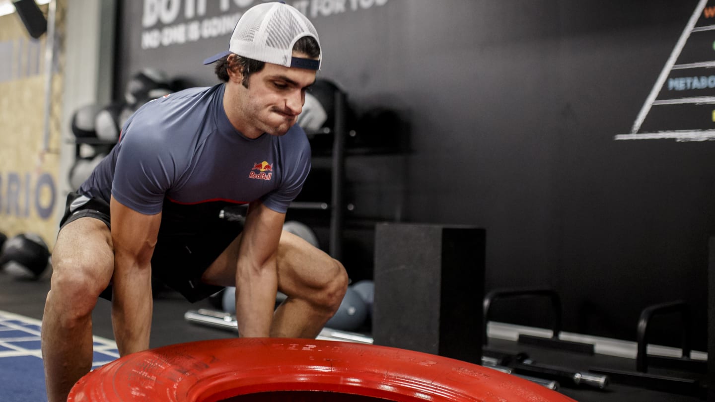Carlos Sainz during training at the gym in Madrid, Spain. © Oscar Carrascosa/Red Bull Content Pool