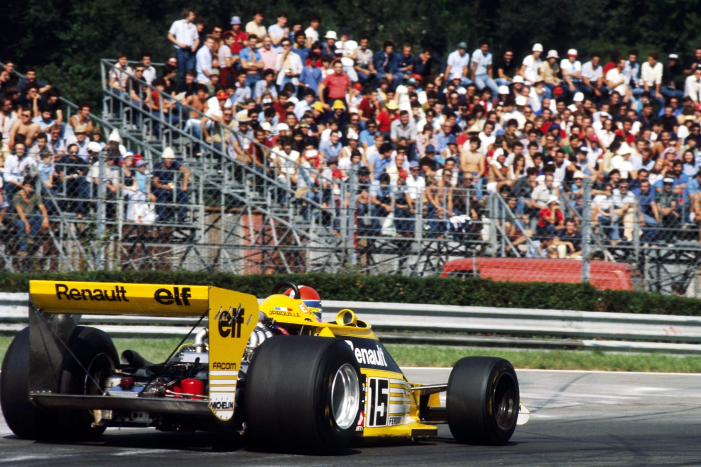 Jean-Pierre Jabouille (FRA) Renault RS01 retired from the race on lap 24 with a blown