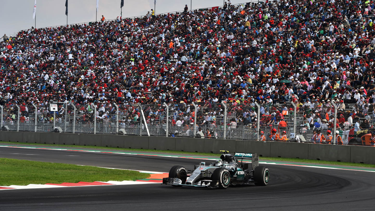 www.sutton-images.com

Nico Rosberg (GER) Mercedes AMG F1 W06 at Formula One World Championship,