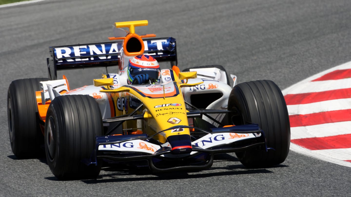 Romain Grosjean (FRA) Renault R28.
Formula One Testing, Barcelona, Spain, Day One, Thursday 12 June