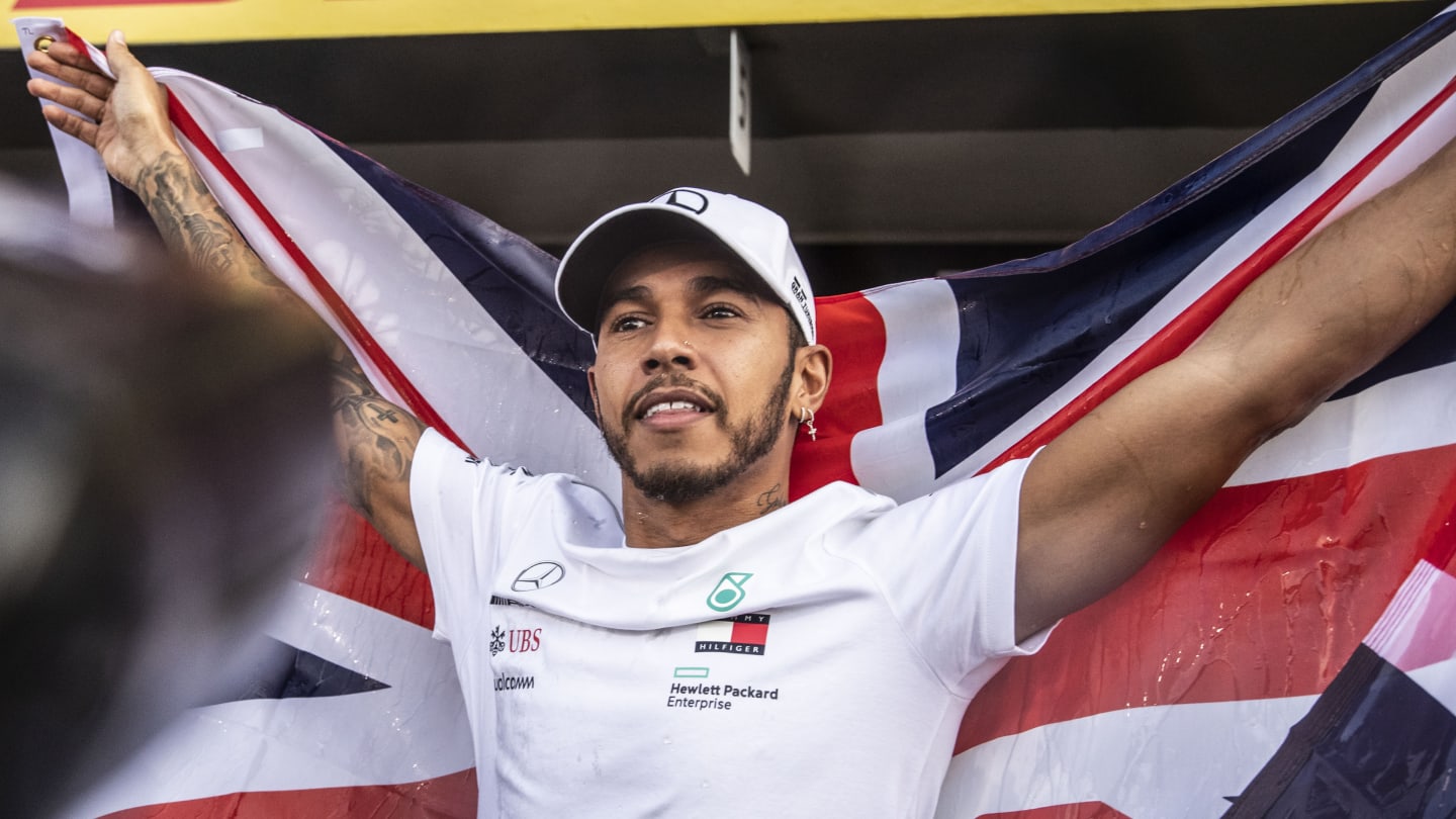 www.sutton-images.com

Lewis Hamilton, Mercedes AMG F1 celebrates with his team at Formula One World Championship, Rd19, Mexican Grand Prix, Race, Circuit Hermanos Rodriguez, Mexico City, Mexico, Sunday 28 October 2018.
