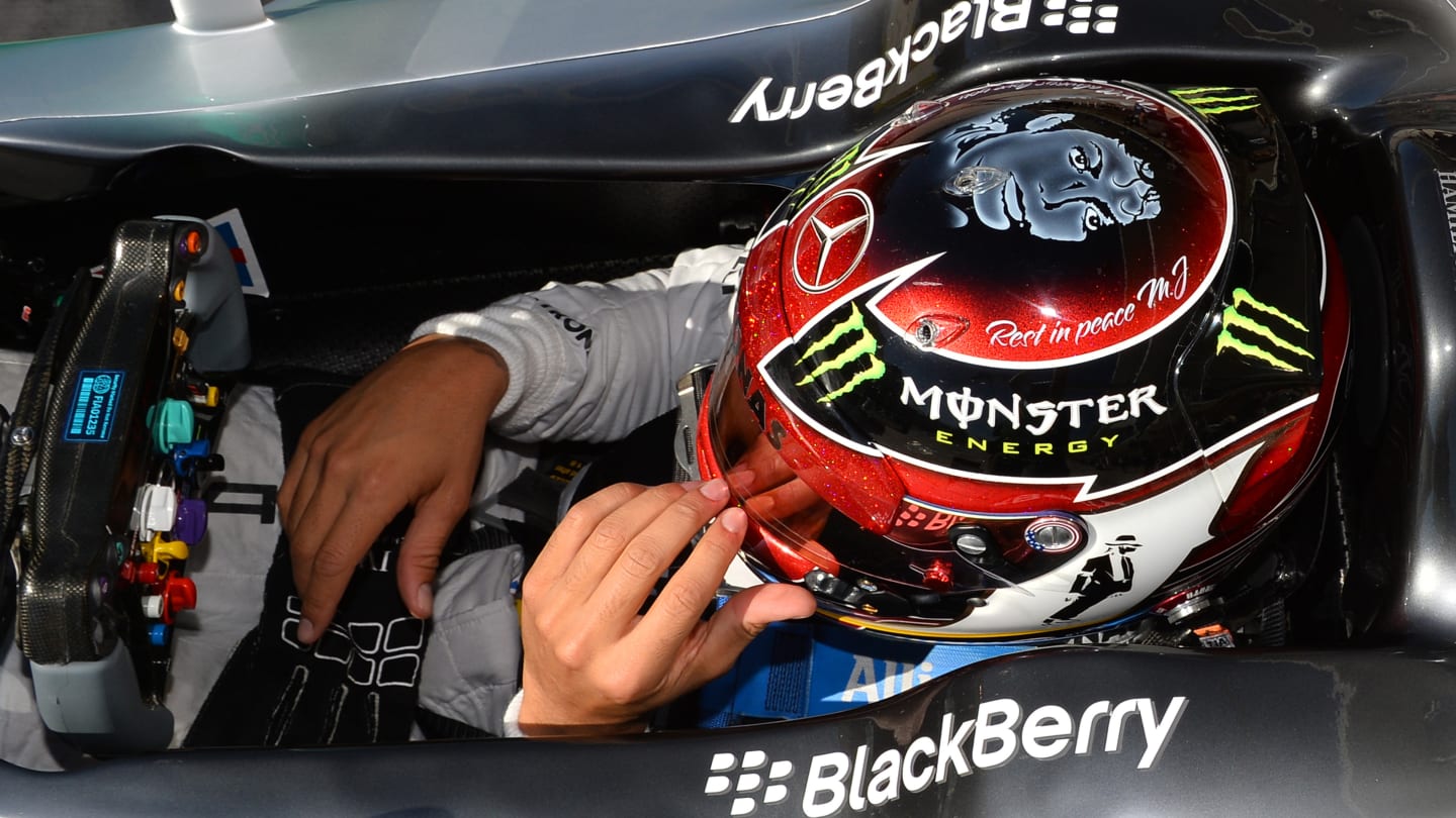 Lewis Hamilton (GBR) Mercedes AMG F1 W04 with special helmet featuring Michael Jackson.
Formula One