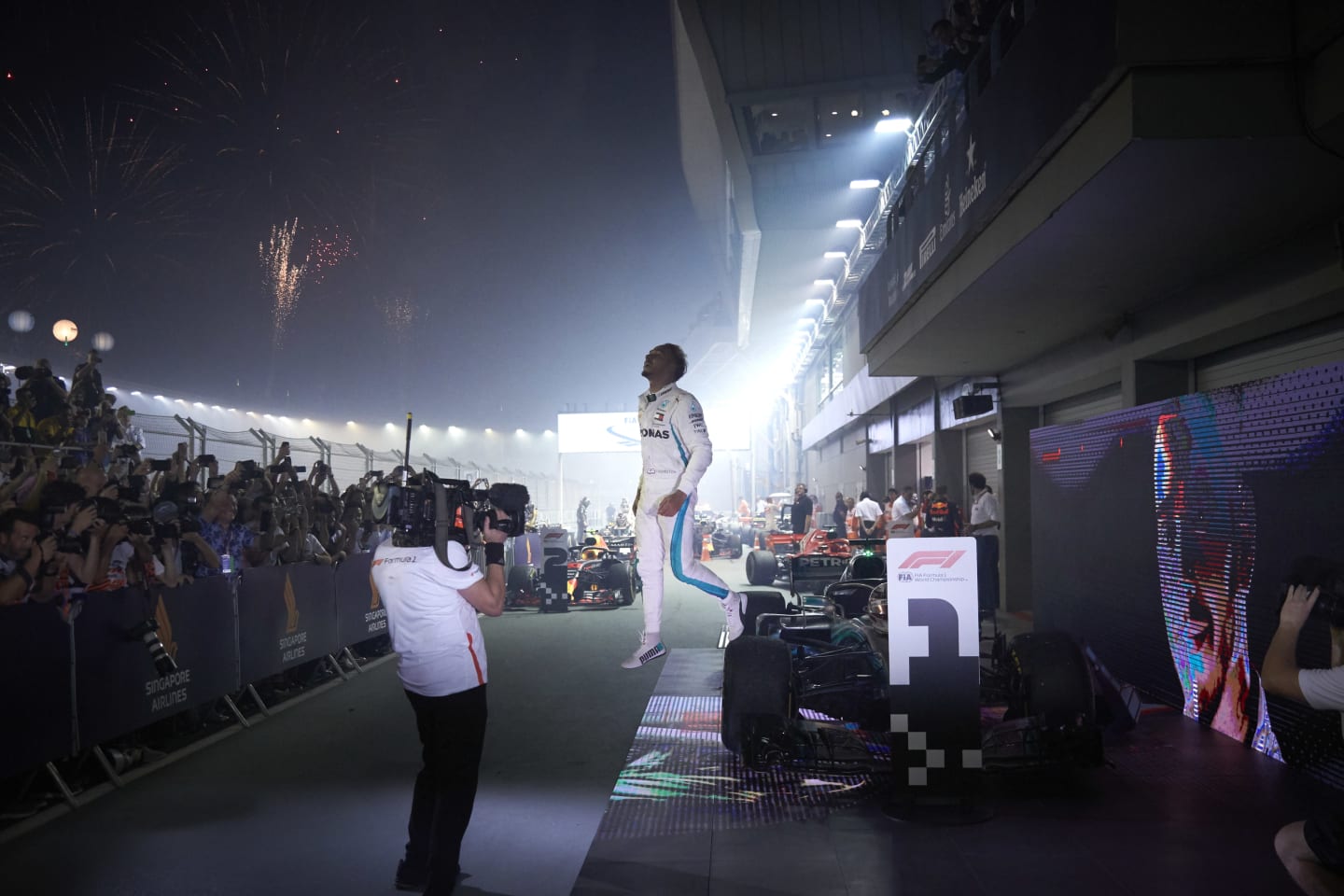 SINGAPORE STREET CIRCUIT, SINGAPORE - SEPTEMBER 16: Lewis Hamilton, Mercedes AMG F1, 1st position,