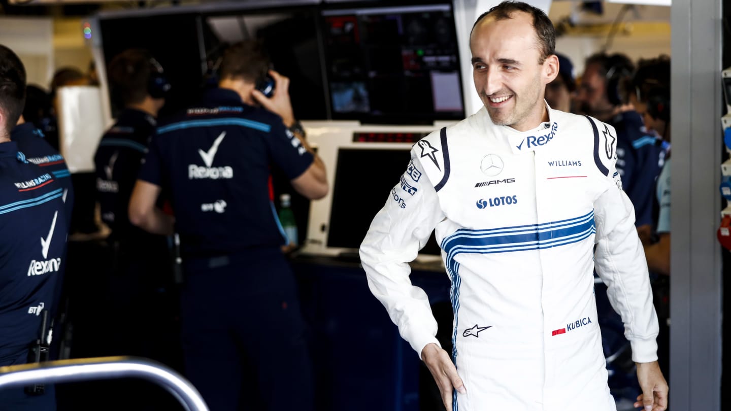 YAS MARINA CIRCUIT, UNITED ARAB EMIRATES - NOVEMBER 23: Robert Kubica, Williams Racing during the