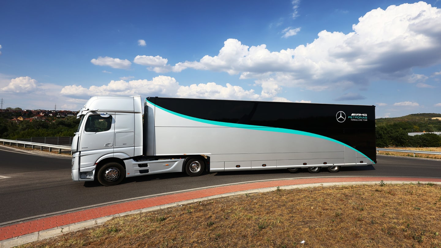 mercedes-truck-2.jpg