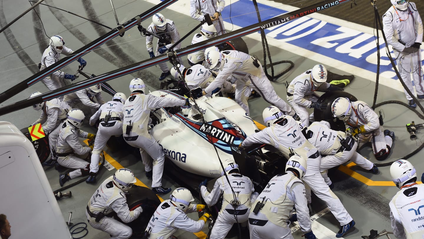 Williams' poor pit stop performance in 2015 prompted them to look at every aspect of their tyre change procedure. © Sutton Images