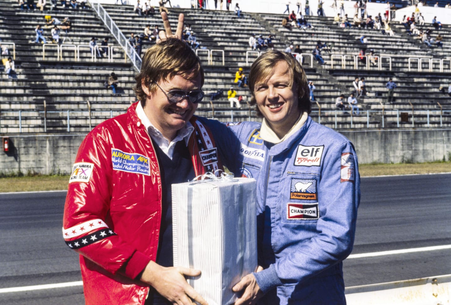 1977 Japanese Grand Prix.
Fuji, Shizuoka, Japan. 21 - 23 October 1977.
Alan Henry presents Ronnie