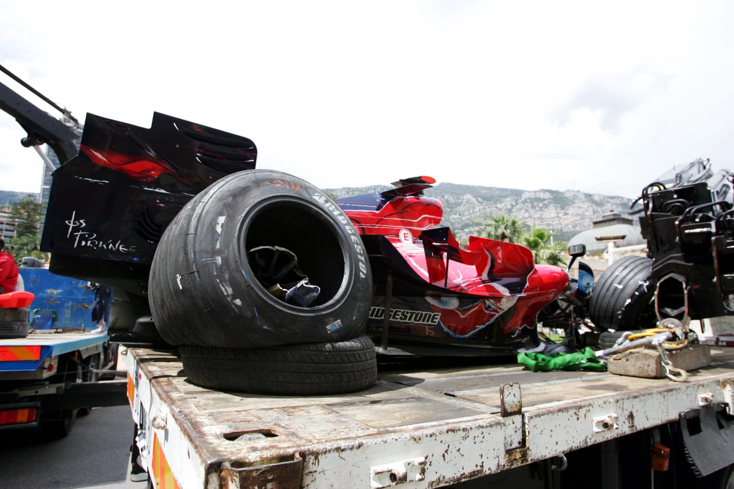 The damaged car of Vitantonio Liuzzi (ITA) Scuderia Toro Rosso STR02 who crashed out on lap two.