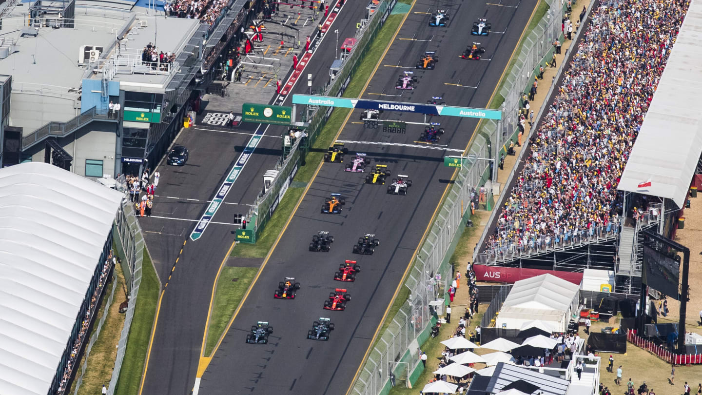MELBOURNE GRAND PRIX CIRCUIT, AUSTRALIA - MARCH 17: Valtteri Bottas, Mercedes AMG W10, leads Lewis