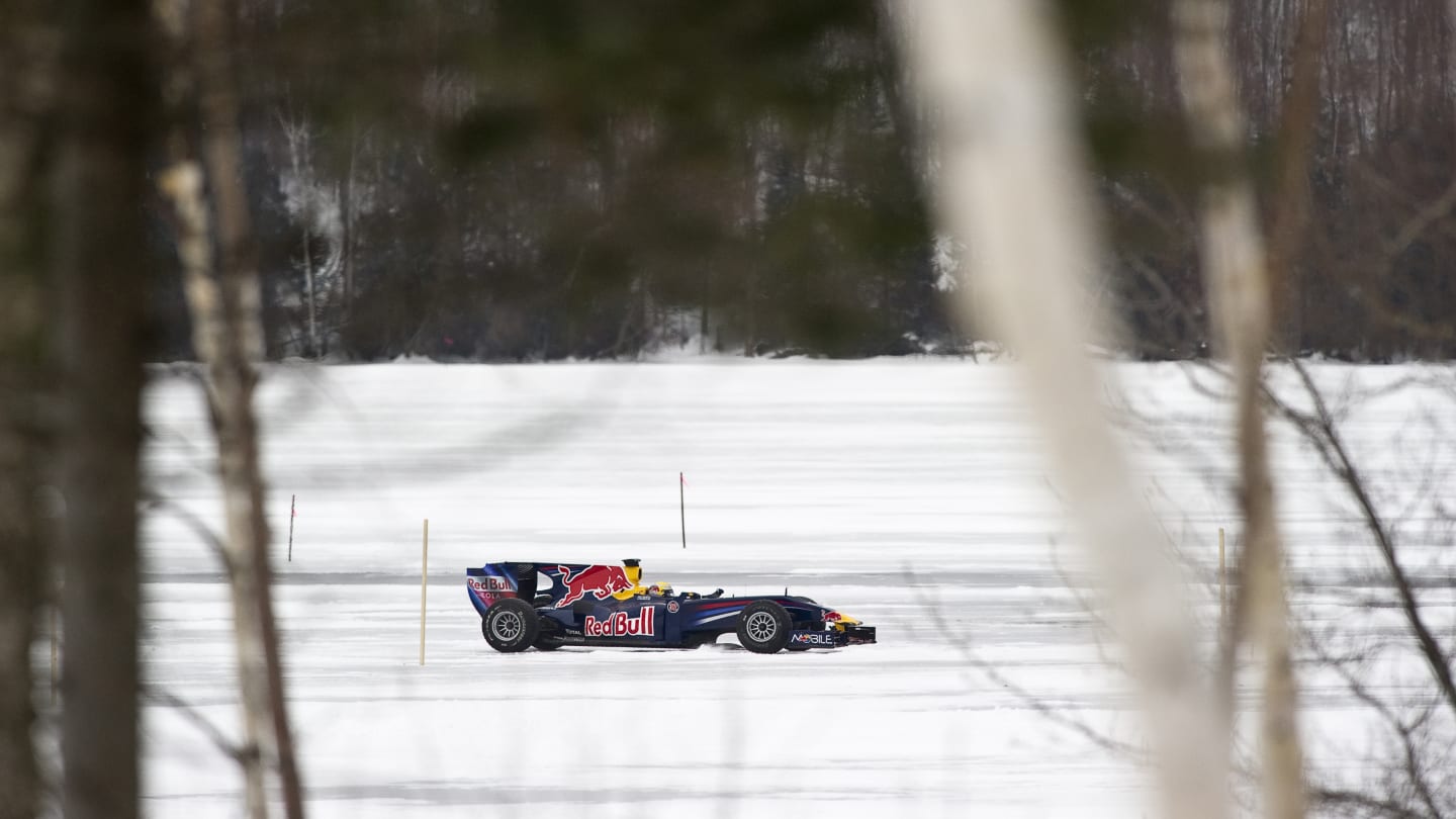 2010 and Red Bull celebrate F1’s impending return to Canada with an incredible show car run across frozen water in Northern Quebec. Sebastian Buemi was the man at the wheel. © Dan Mathieu/Red Bull Content Pool