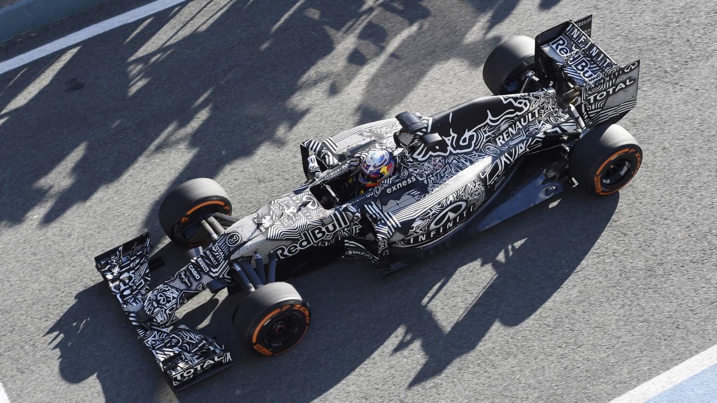Daniel Ricciardo debuts the Red Bull Racing RB11 'Camobull' at Formula One testing in Jerez, Spain, 1 February 2015. © Sutton Motorsport Images
