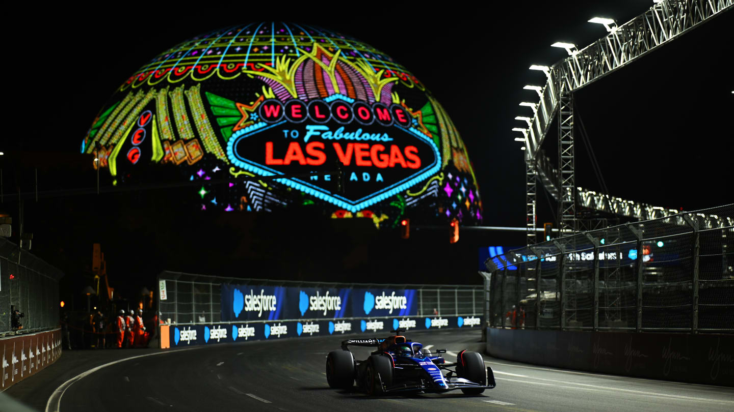 LAS VEGAS, NEVADA - NOVEMBER 17: Alexander Albon of Thailand driving the (23) Williams FW45