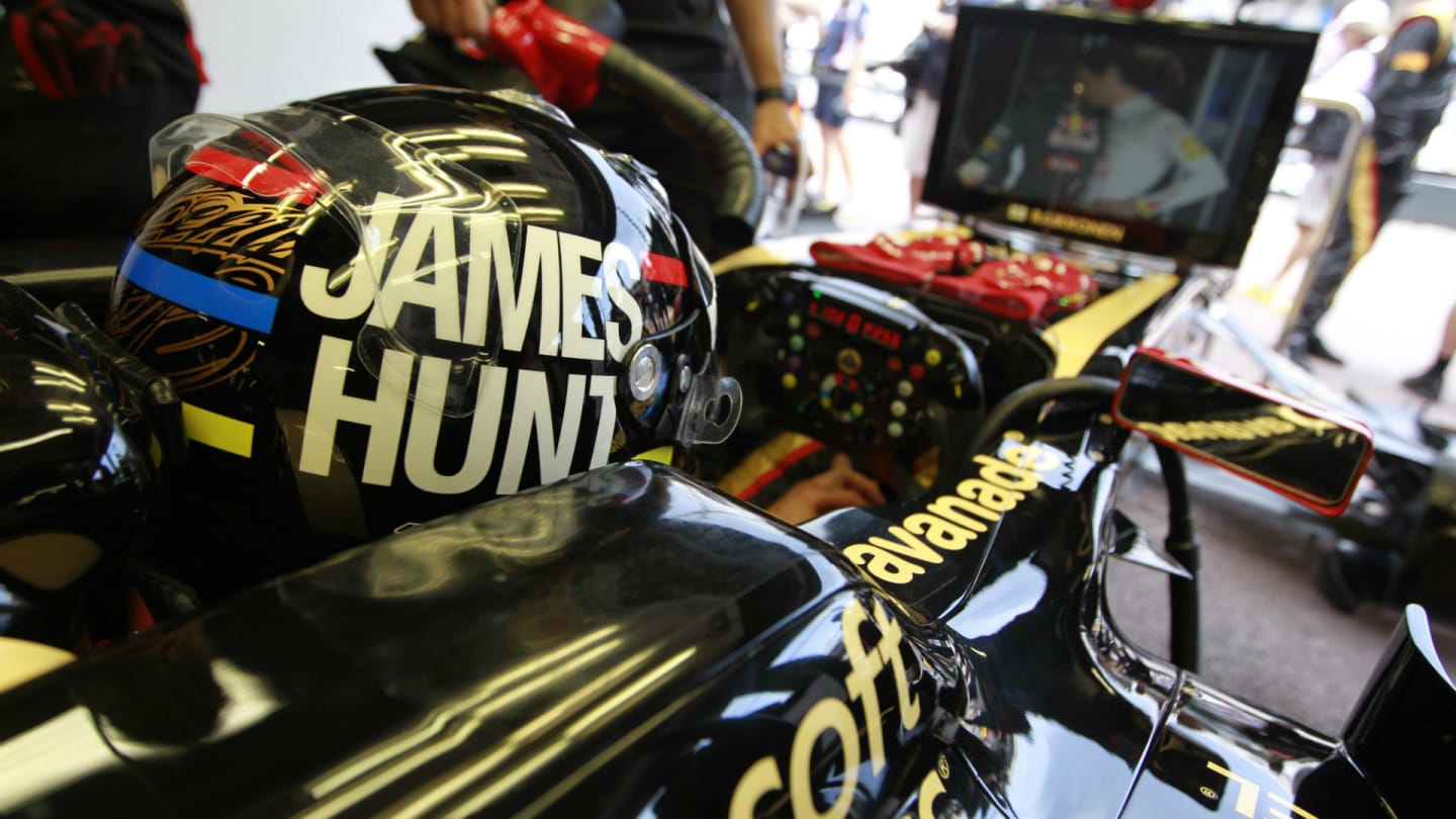 The tribute… Kimi Raikkonen paid his respects to F1 wildman James Hunt at the 2012 Monaco Grand Prix, when he was driving for Lotus, proudly sporting Hunt’s minimalist design on the streets of the Principality. Raikkonen has also been known to enter snowm