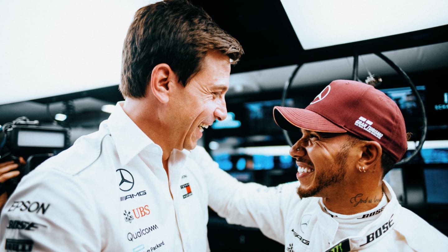 Toto Wolff and Lewis Hamilton at the 2018 Singapore Grand Prix,