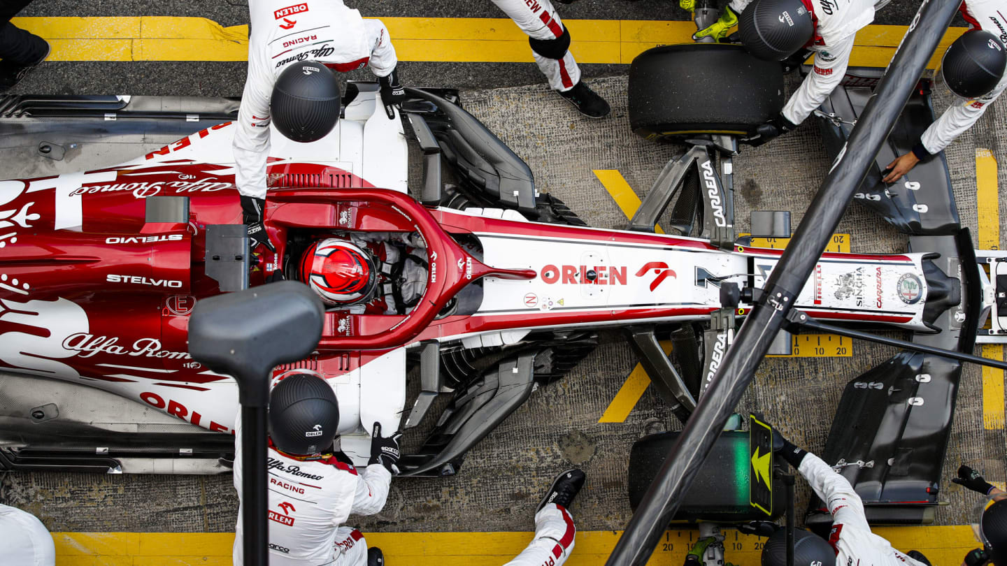 RAIKKONEN Kimi (fin), Alfa Romeo Racing ORLEN C39, action pitstop during the Formula 1 Aramco Gran