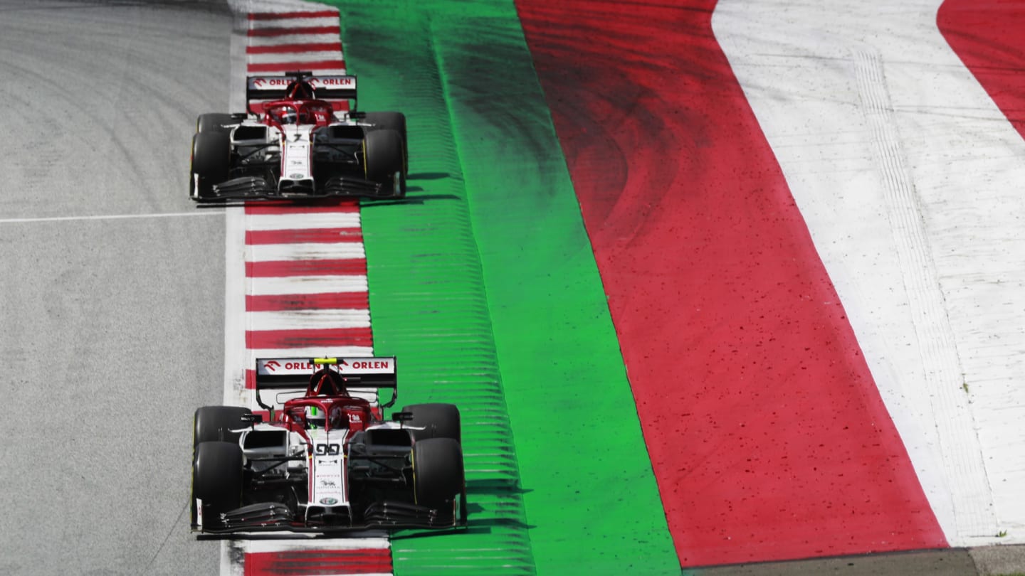 Antonio Giovinazzi, Alfa Romeo Racing C39, leads Kimi Raikkonen, Alfa Romeo Racing