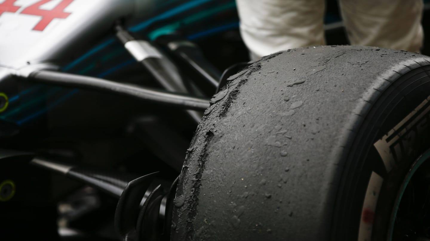 AUTÃ Â³DROMO JOSÃ Â© CARLOS PACE, BRAZIL - NOVEMBER 11: The worn front tyre of Lewis Hamilton,