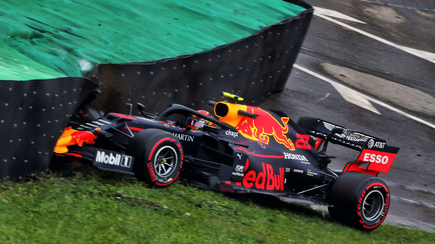 Alexander Albon (THA) Red Bull Racing RB15 crashed in the first practice session.
15.11.2019.