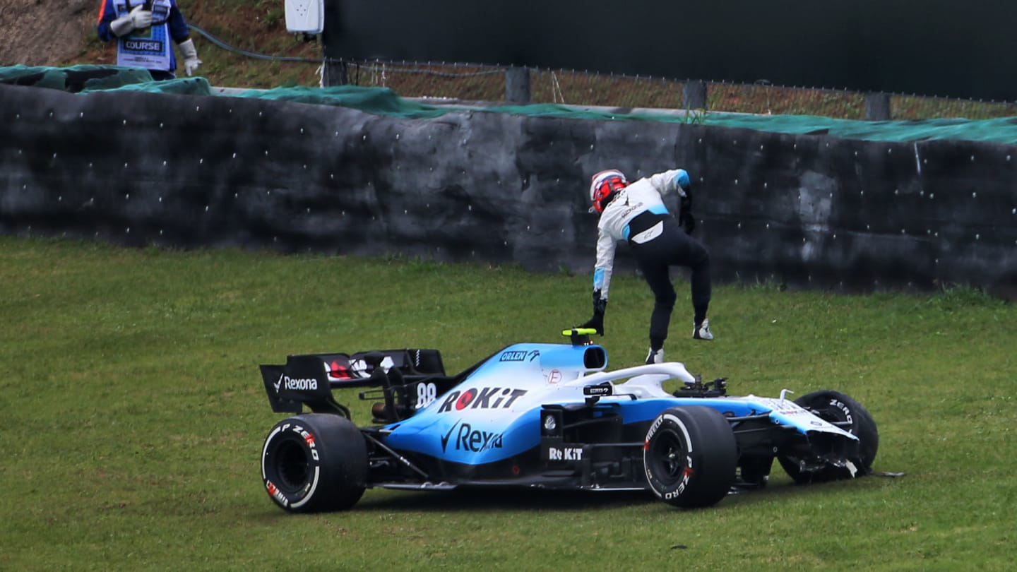 Robert Kubica (POL) Williams Racing FW42 crashed in the second practice session.
15.11.2019.